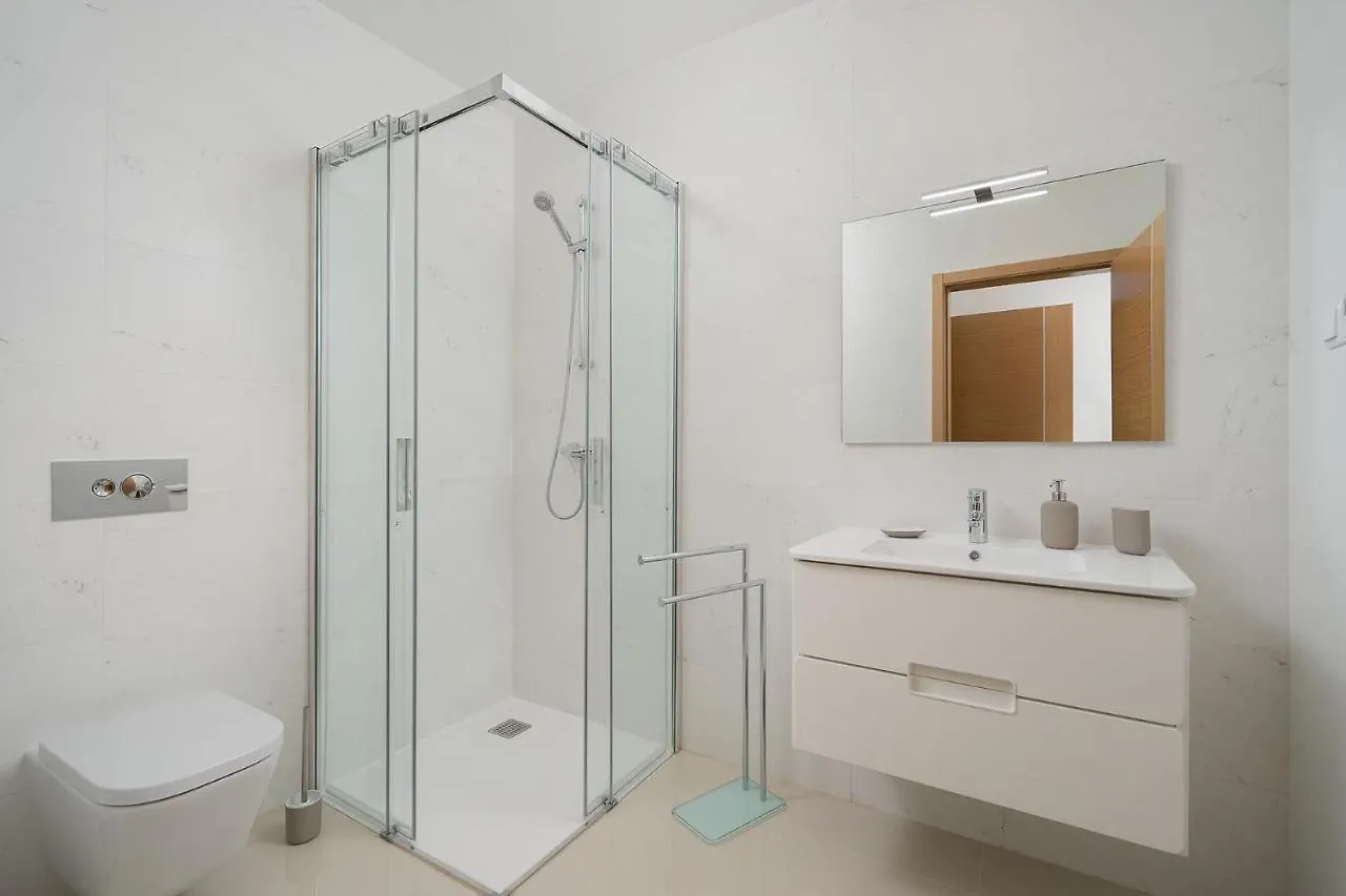Brand New Spacious Bright Ground Floor Apartment, Vila Ancora, Lagos